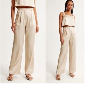 NWT Women's Abercrombie & Fitch Satin Tailored Wide Leg Pant in 28 long